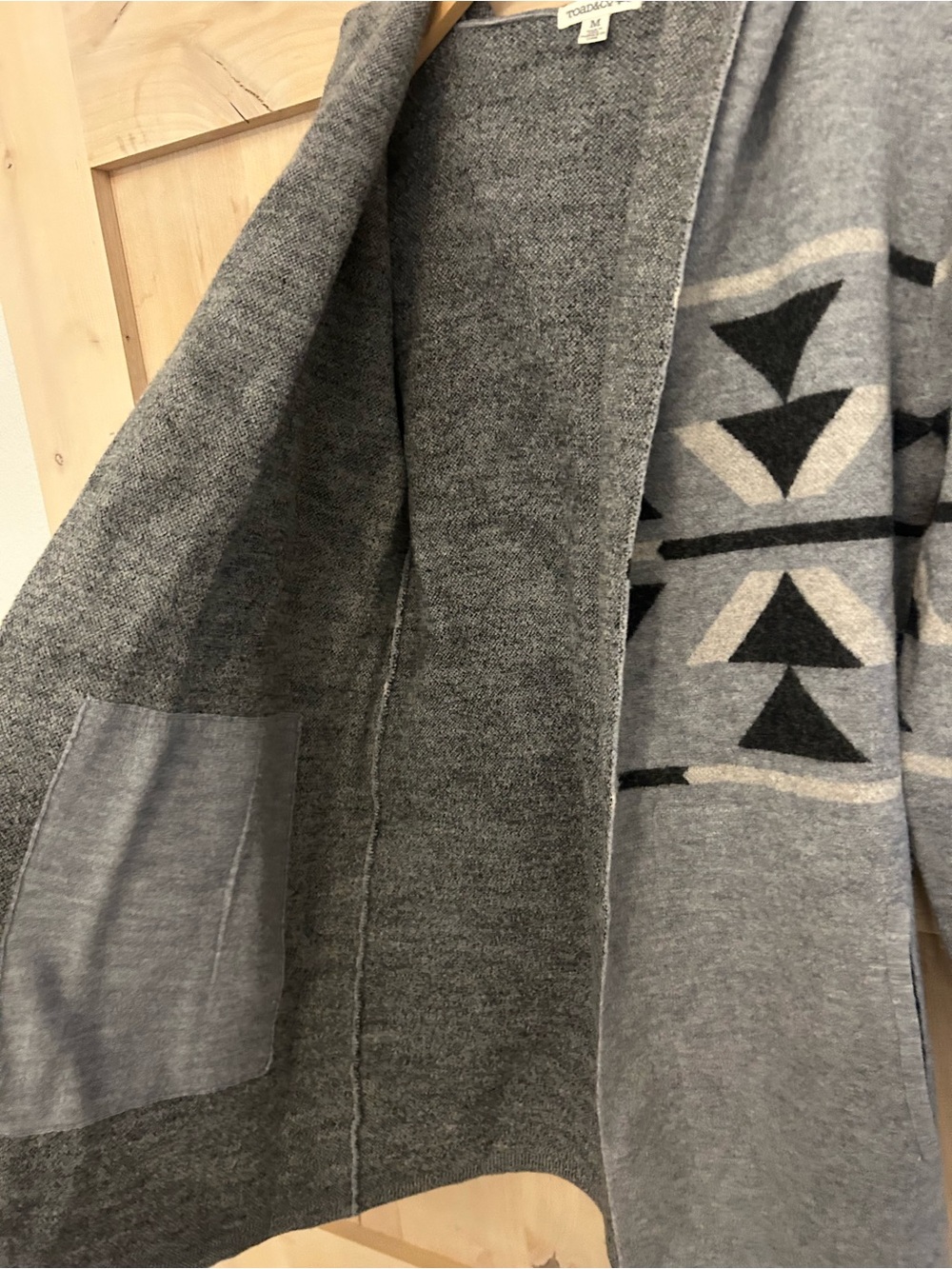 Toad & Co Merino Wool Heartfelt Hoodie open front sweater, size Medium. - Picture 6 of 7